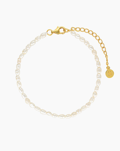 Aki Dainty Pearl Bracelet